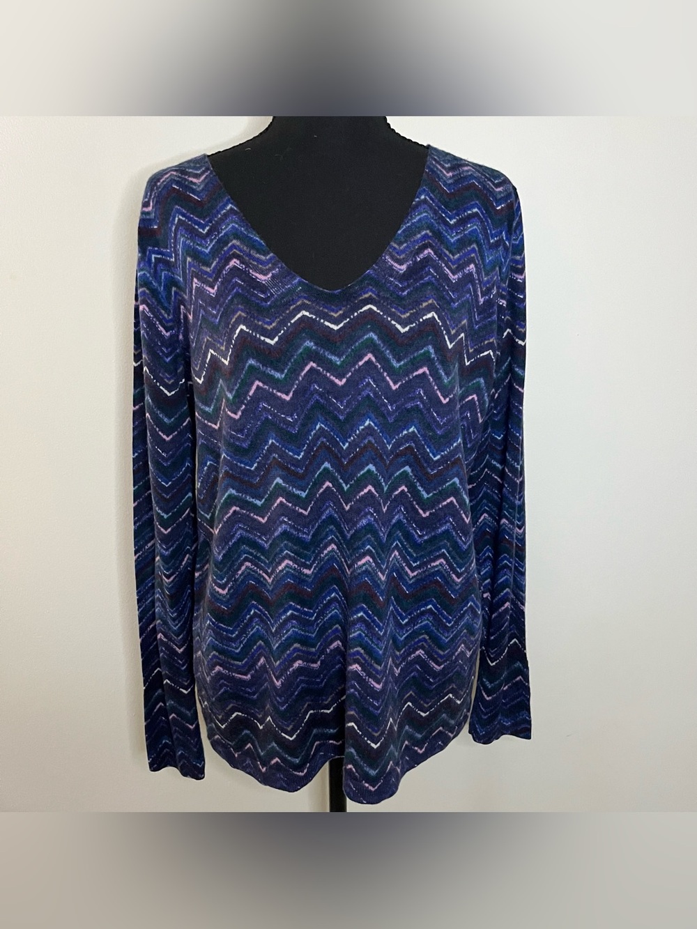 Talbot's Woman Purple Chevron V-Neck Pure Merino Wool Lightweight Sweater X 12W